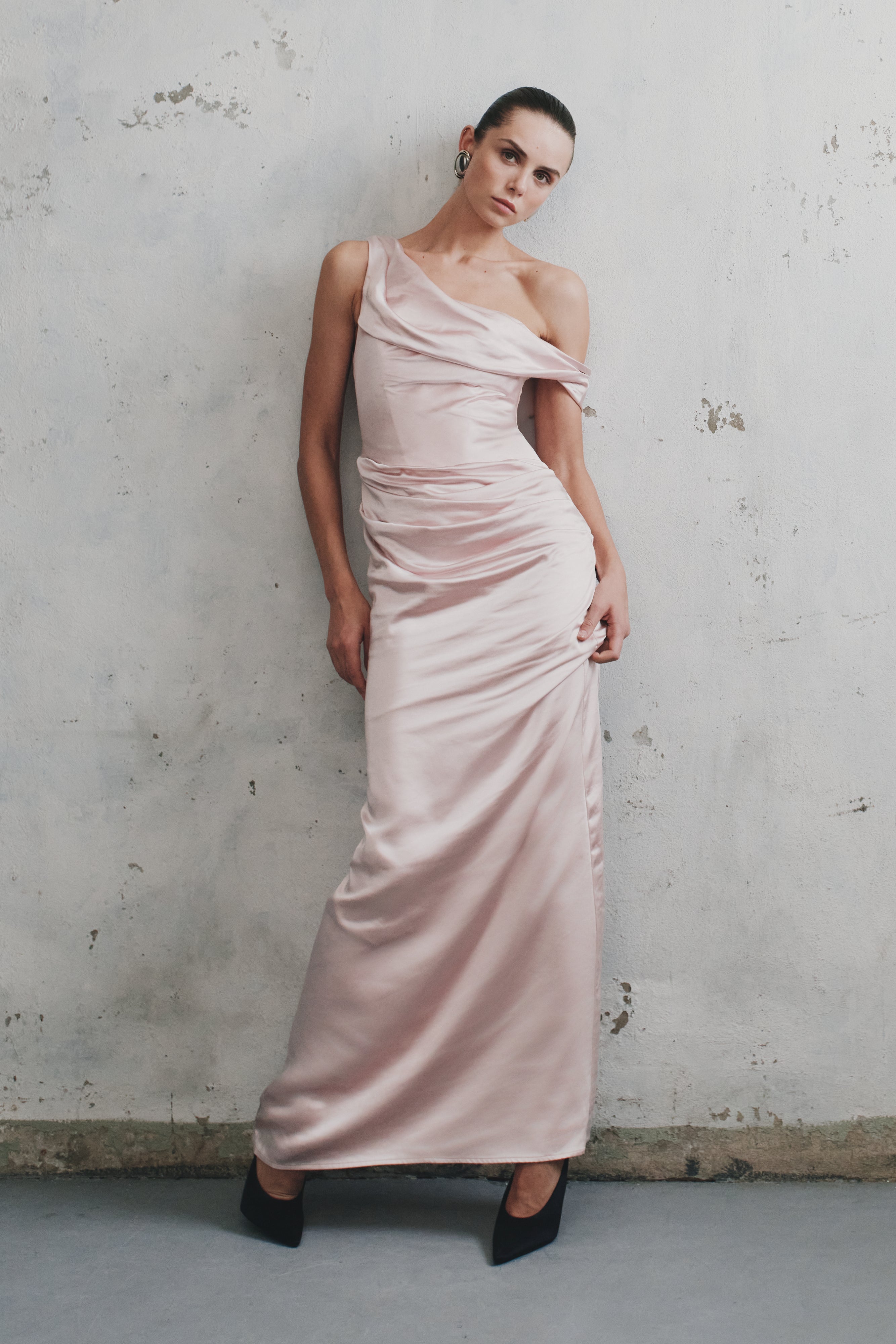 Dalia Düşük Omuzlu Saten Maxi Elbise - Soft Pembe