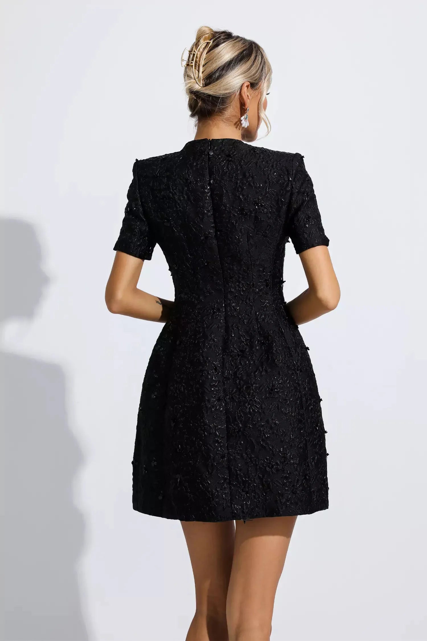 Astrid Siyah Jakarlı Çiçekli Mini Elbise(Küçük Kal)