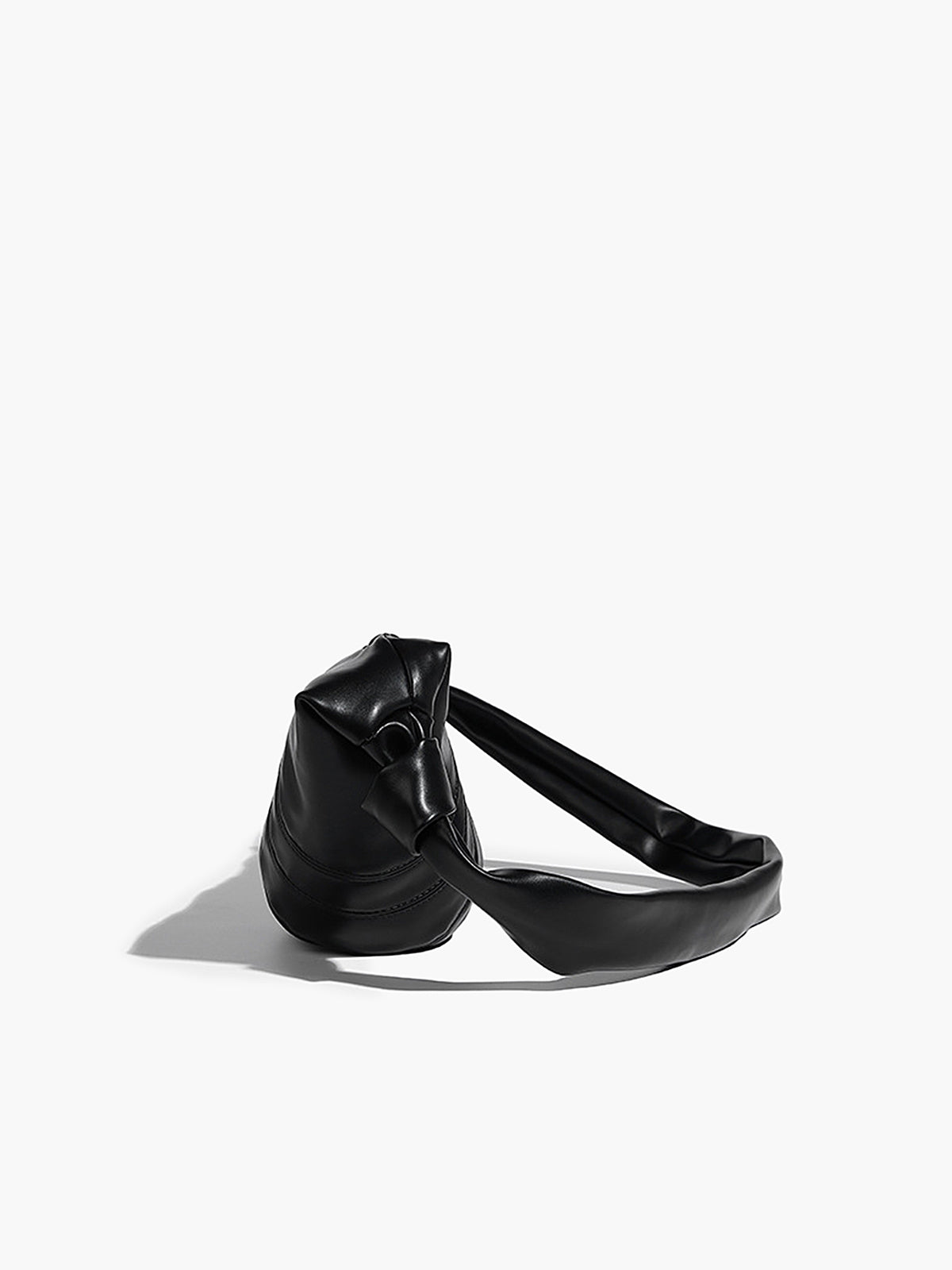 Dokulu Kruvasan Çapraz Çanta Siyah Minimalist