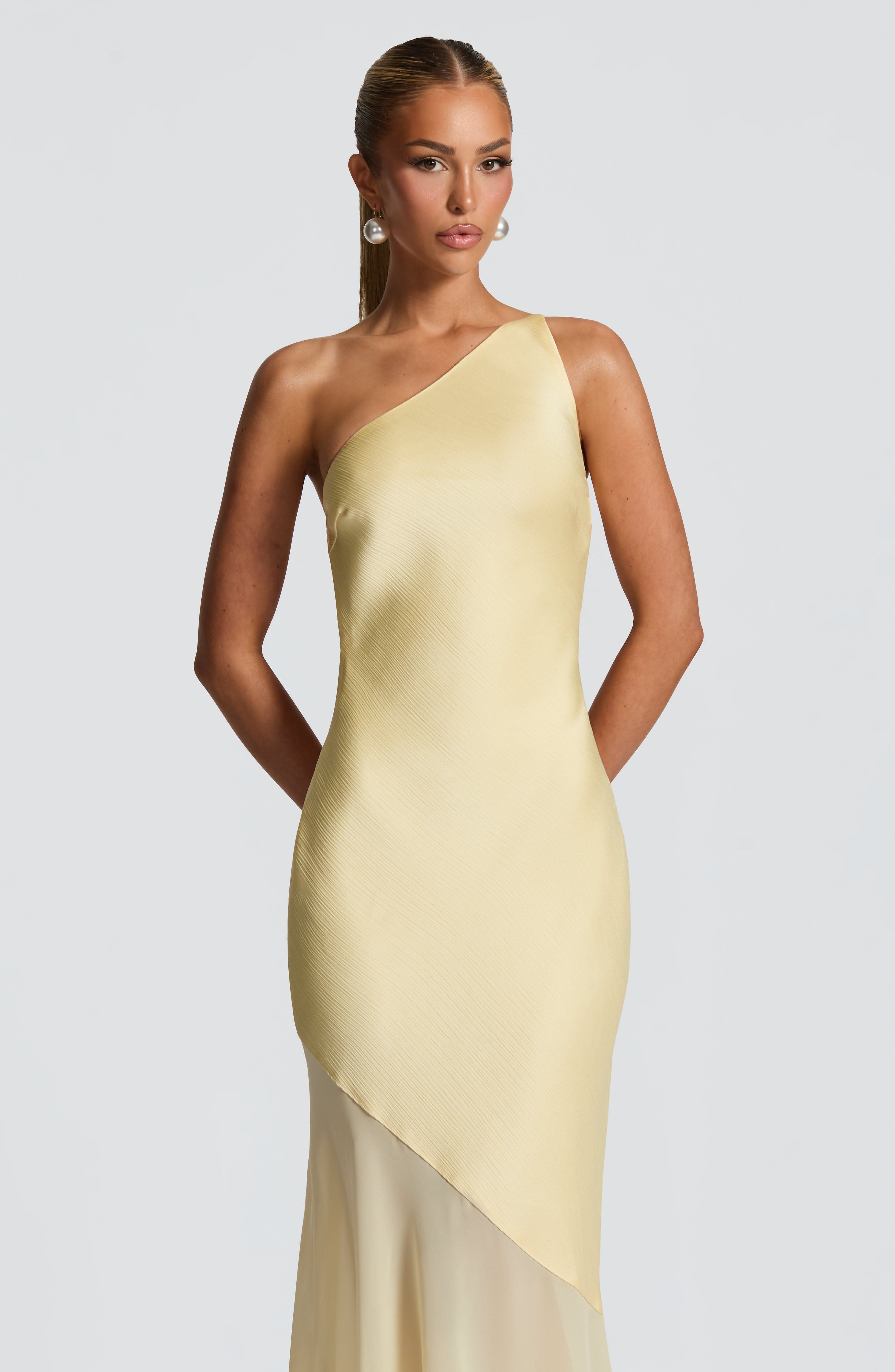 Tek Omuz Saten Elbise