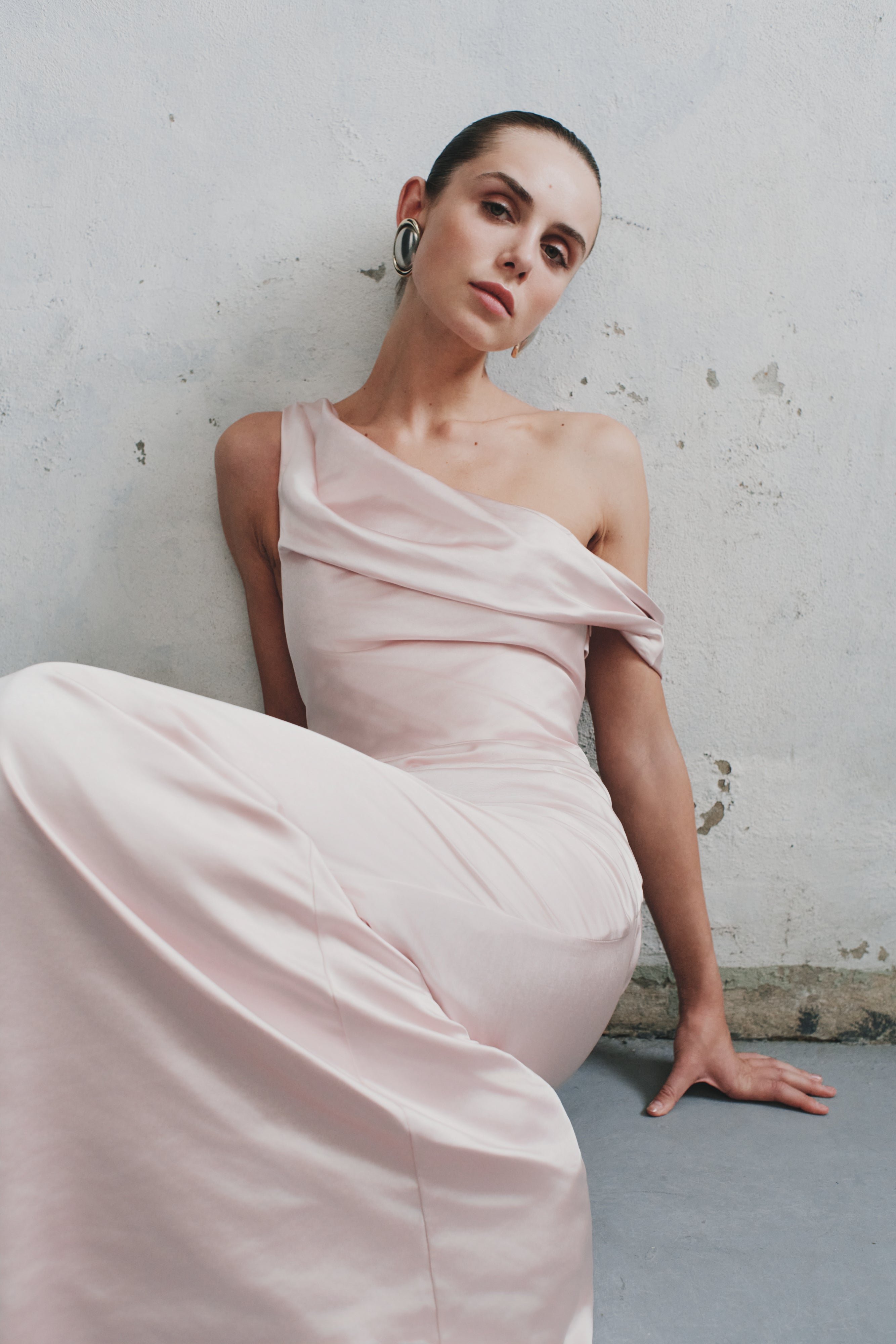 Dalia Düşük Omuzlu Saten Maxi Elbise - Soft Pembe
