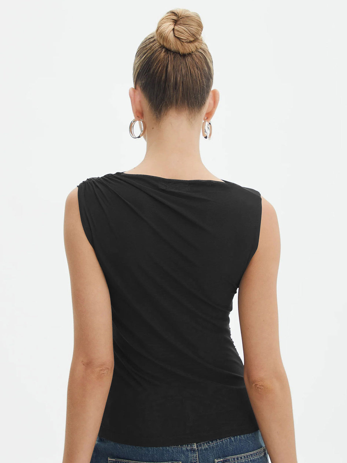 Yüksek Yaka Pilili Kolsuz Bluz Siyah Slim Fit