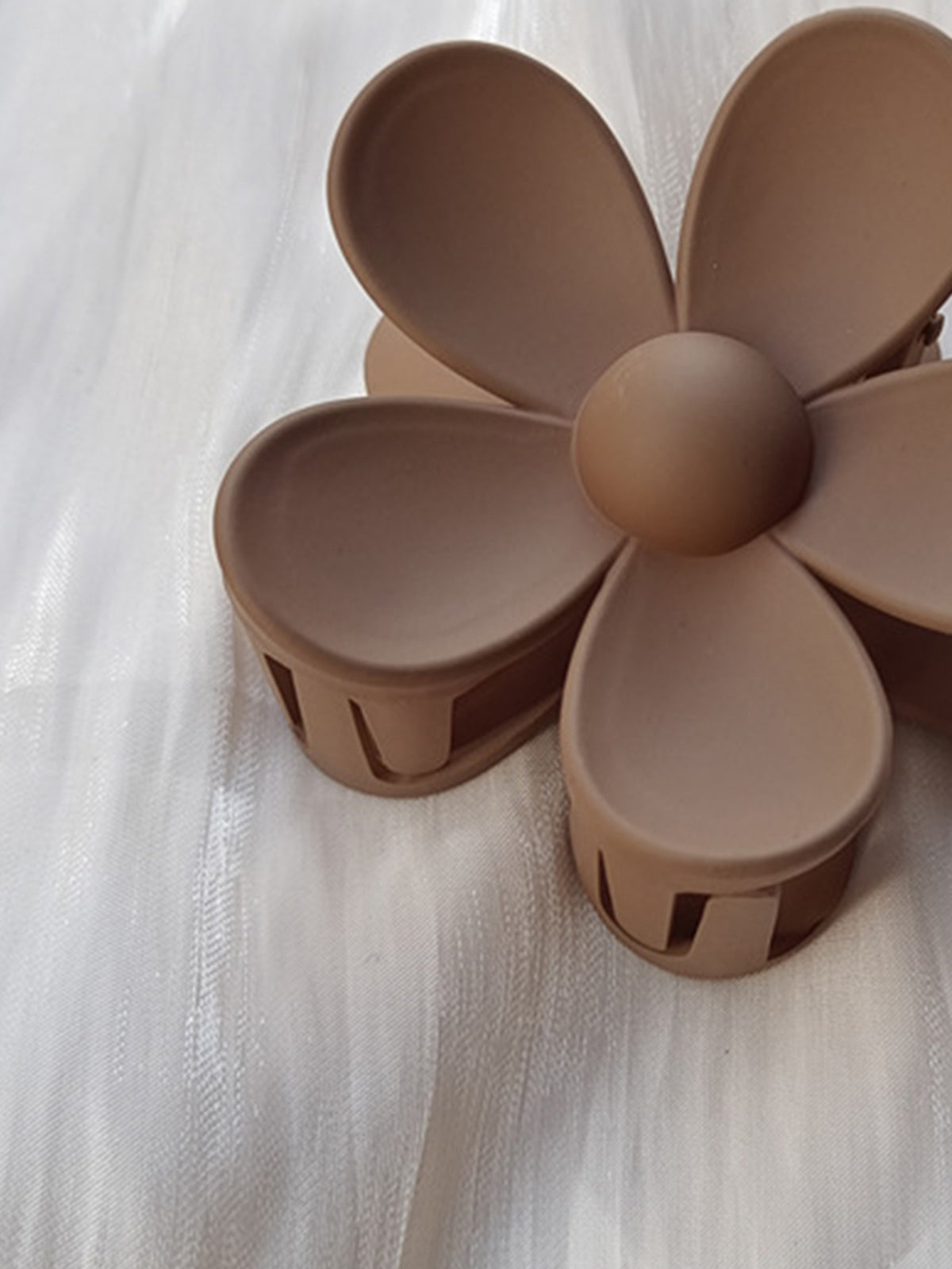 Blossom Mat Pençe Klipsi Kahverengi Saç Aksesuarı