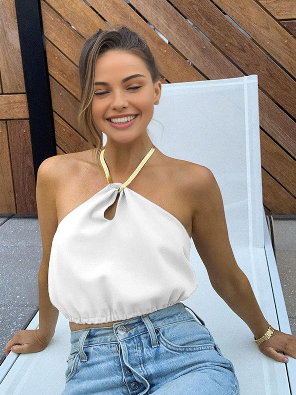 Halter Yaka Kısa Kesim Kolsuz Üst Beyaz Saten