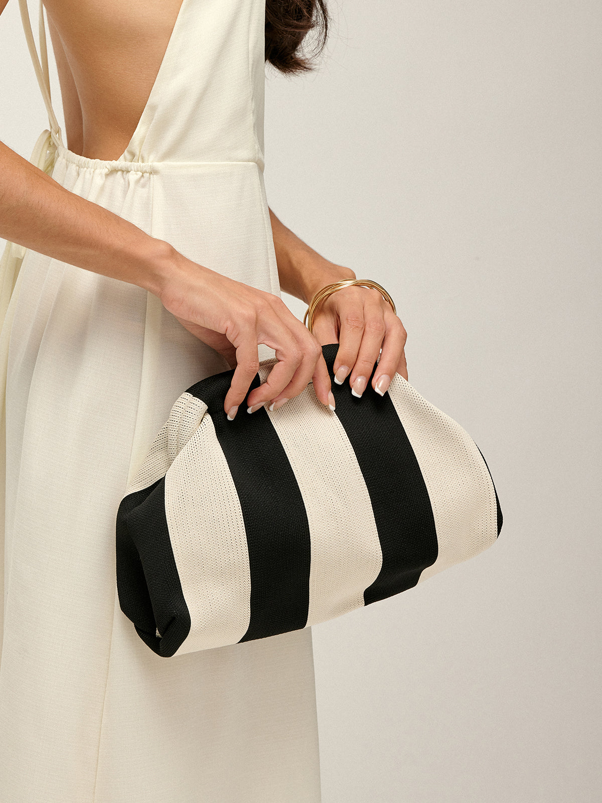 İki Tonlu Çizgili Clutch Çanta Siyah Beyaz
