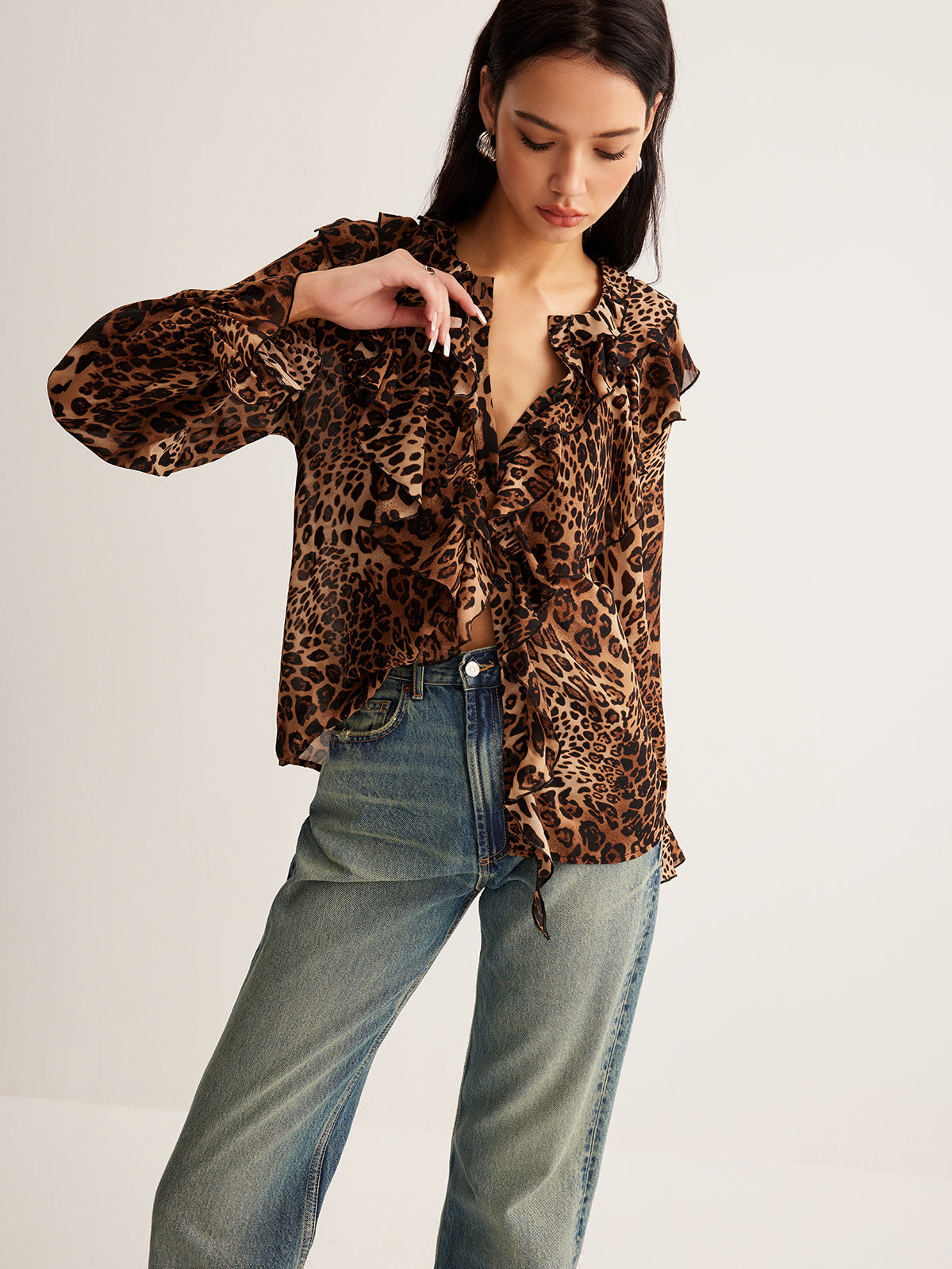 Leopar Desenli Volanlı Bluz - 5. görünüm