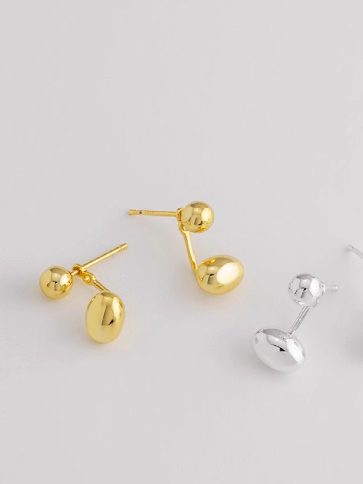 Oval Fasulye Stud Küpeleri 18k Altın Kaplama