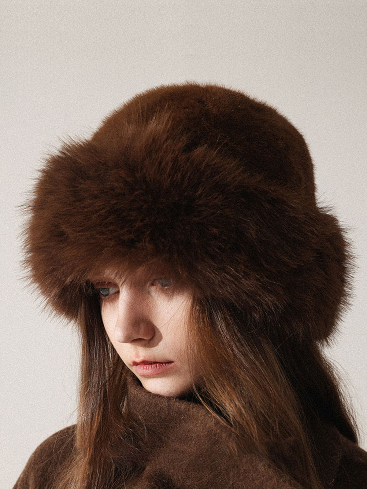 Minimalist Peluş Kovboy Şapkası Siyah Kahverengi