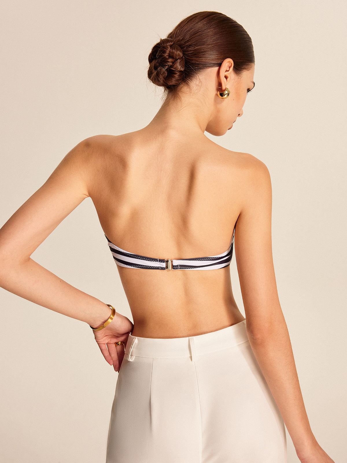 Çizgili Bandeau Bikini Takımı Siyah Beyaz Çiçek Detaylı