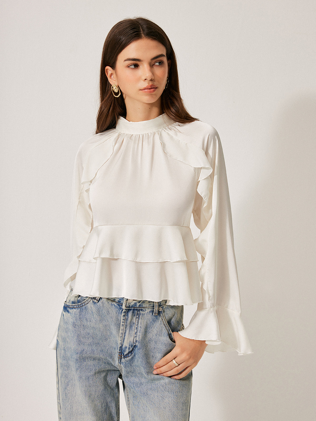 Volanlı Peplum Bluz Stand Yaka Düğme Detaylı Beyaz