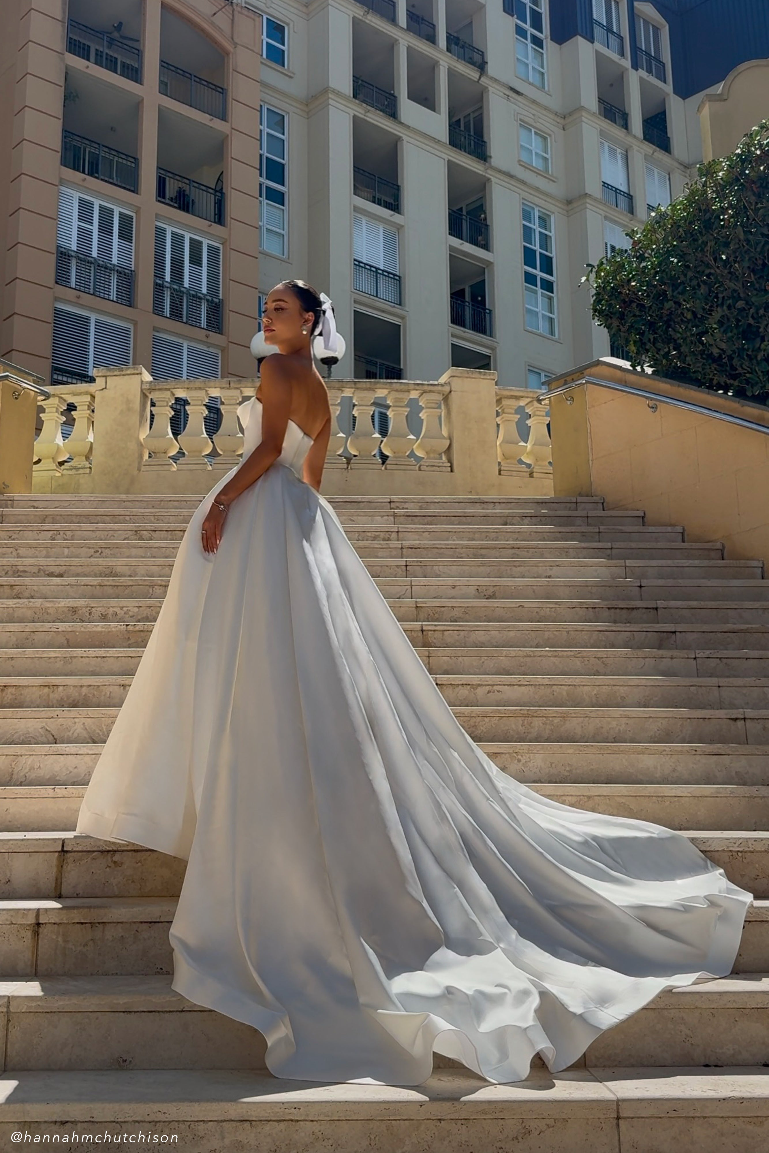 Delphine Saten Straplez Uzun Elbise - Beyaz